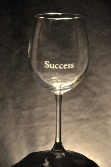Kotodama Glassware White wine glass featurning the positive word "Success"